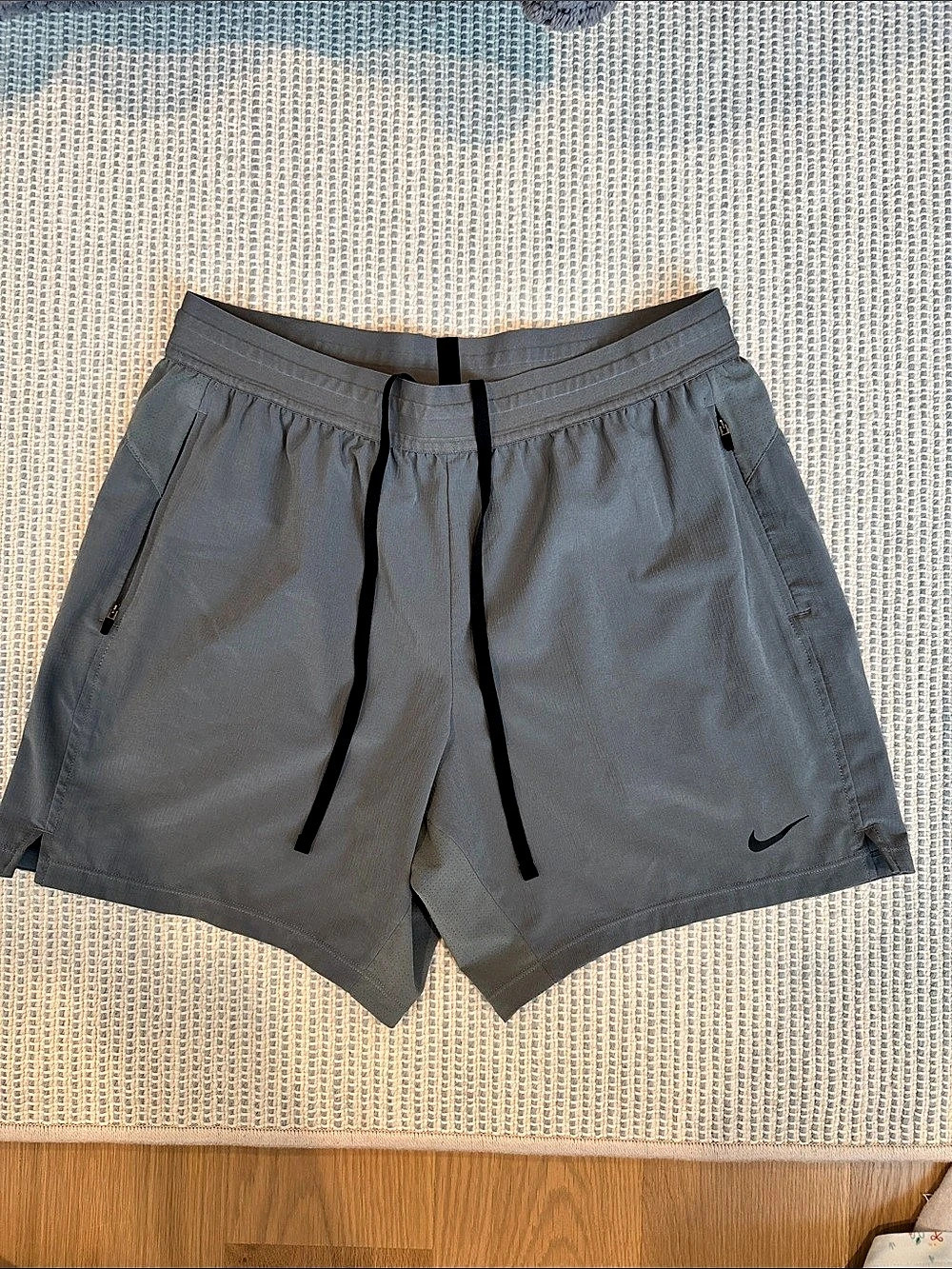 Nike Form Men's Dri-FIT Unlined Versatile Shorts Athletic Shorts Gray Size Large